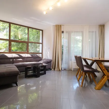 2-bedroom In The Center Apartament *